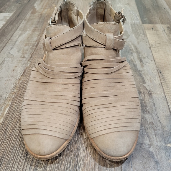 Vince Camuto Shoes - Vince Camuto Pamelle strappy heeled booties